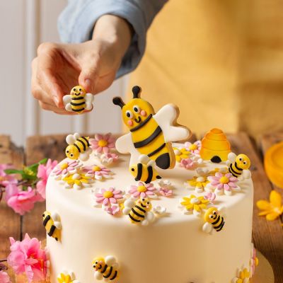Захарна декорация -  Пчелички