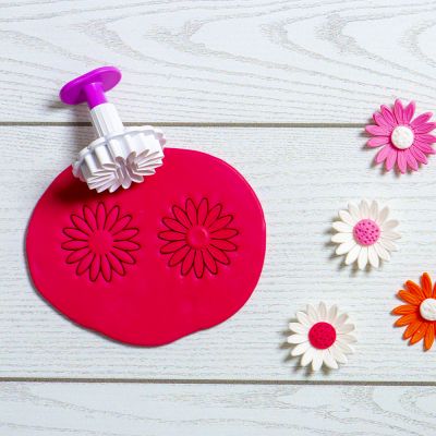 Пластмасов резец с бутало - Гербер 4см.